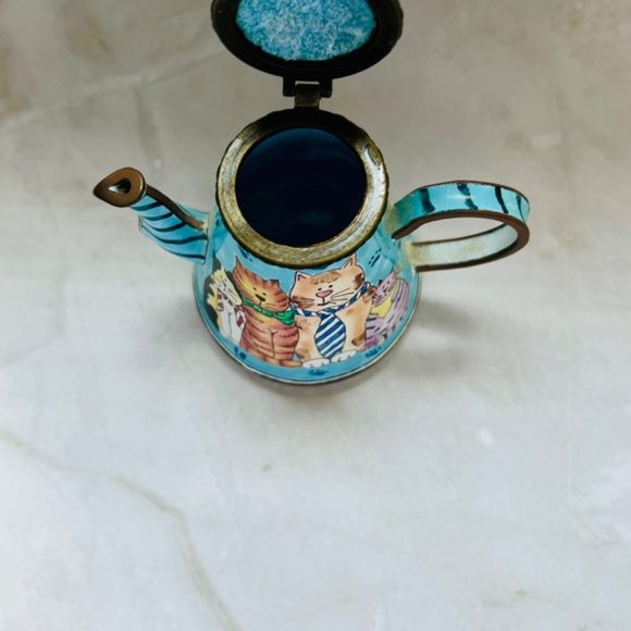 Authentic Kelvin Chen Cat Teapot No.1031 | Taiwan Cloisonné Enamel | Miniature - Picture 6 of 6